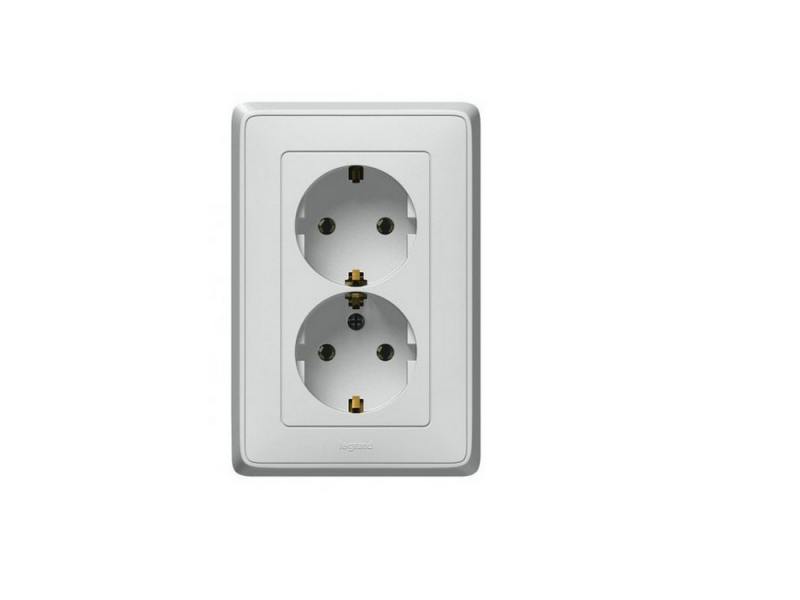 

Розетка Legrand Cariva 2х2К+З белый 773627