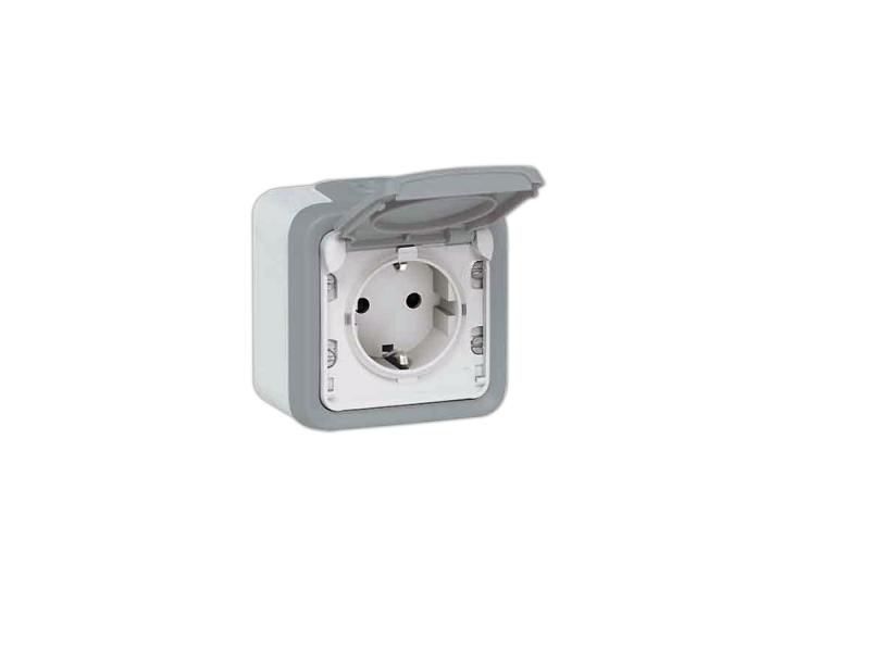 

Розетка Legrand Plexo 2К+З 69733